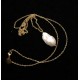 Stor hvid baroque perle, med l 80 cm lang kæde