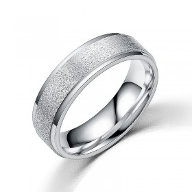 Glimtende ring, stål. 6 mm bred. Vælg størrelse.