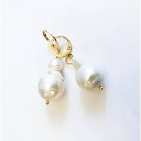 Large 3.5 cm Baroque pearl earrings. Steel/gold