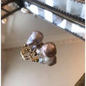 Store lilla 2,4 mm baroque perle øreringe. Stål/guld