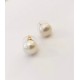 Store hvide 12 mm perle ørestikker. Stål/guld