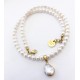 5-6 mm Perlekæde med smukt perle vedhæng. 43 cm lang. Stål/guld
