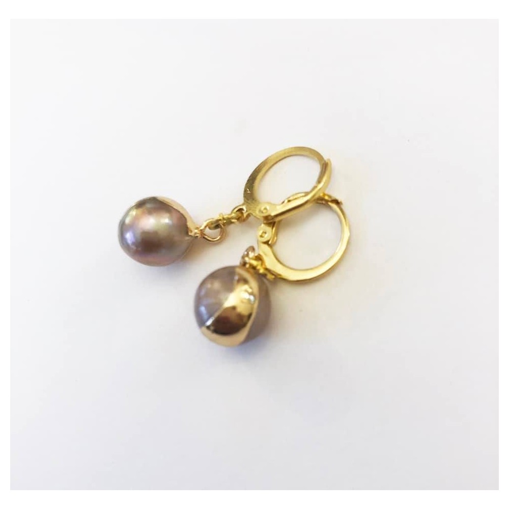 10 eller 12 mm barok perle øreringe. Stål/guld