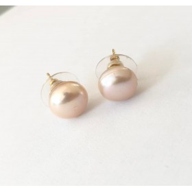 11 mm store lyserøde perle ørestikker. (sæt med 2 stk) Stål/guld