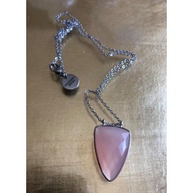 Rose quartz pendant, including chain. Steel